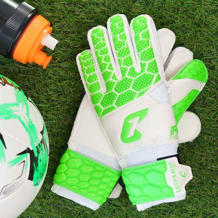 Fly_Protector_Green_Catchandkeep_Kindertorwarthandschuhe