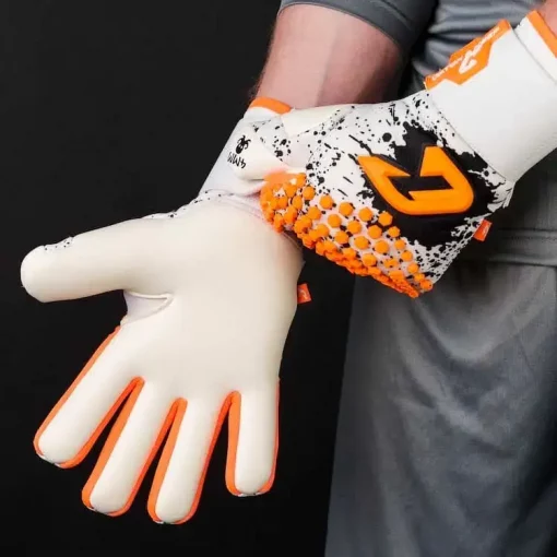 Profi Torwarthandschuhe von Catch & Keep - Unser Splash X White (weiß und orange) mit extrem starkem Grip und Top Passform“ - Hol dir jetzt unseren Profi-Torwarthandschuh!