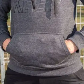 C&K_Hoodie_Relax_Catch_and_Keep_Tasche