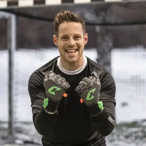 Profi Torwarthandschuhe in Grün für Damen und Herren: Der Fly Mint Soul mit perfekter Passform