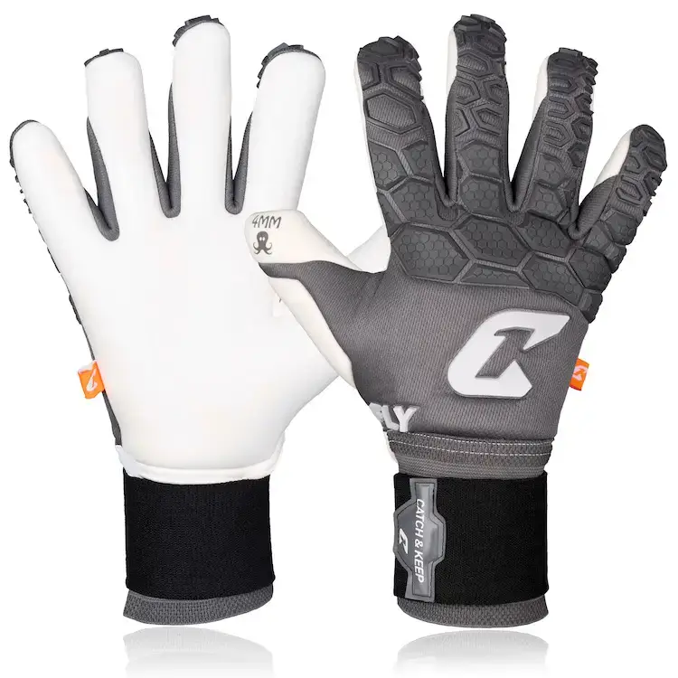 Graue Torwarthandschuhe von Catch and Keep: Der Fly Grey Soul mit perfekter Passform