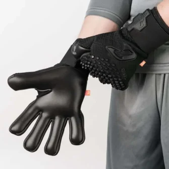 Torwarthandschuhe schwarz mit Fingersave: Der Nero Deep Dark Fingerschutz