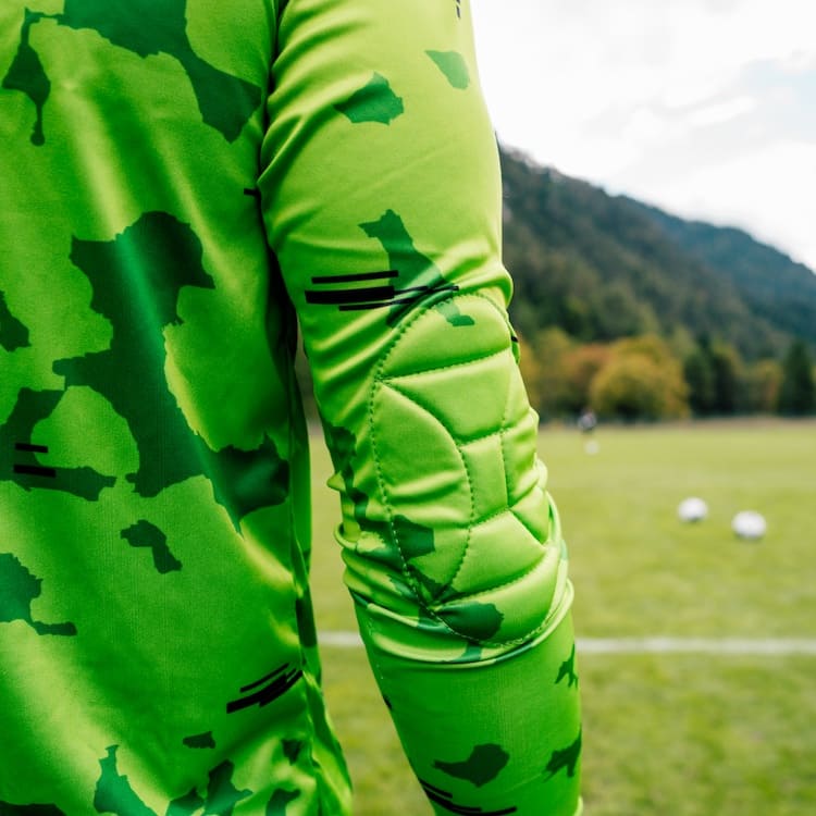 Torwarttrikot Green Camou Protection Catch and Keep Torwarttrikot mit Ellenbogenschutz