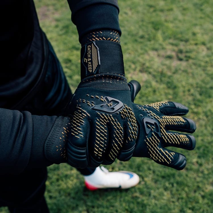 Revolution_Gold_Catch_and_Keep_Torwarthandschuhe_für Torhüter