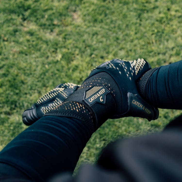 Revolution_Gold_Catch_and_Keep_Torwarthandschuhe_schwarz_gold