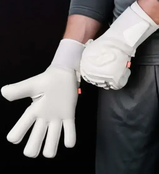 Weiße Torwarthandschuhe Kinder mit Ultra Grip: Ab sofort gibt es unseren weißen Artico auch für Junioren!