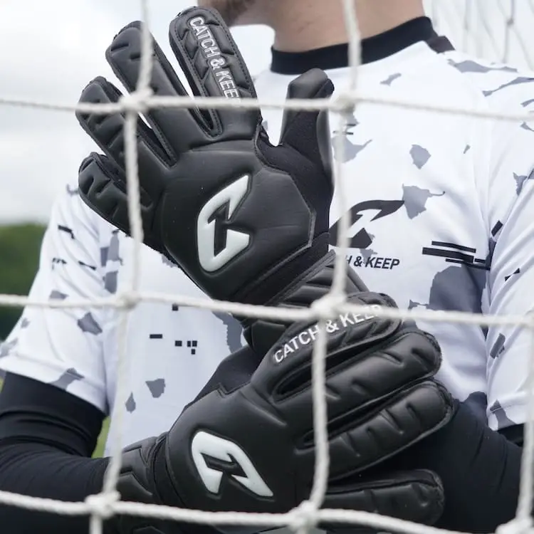 Night NXT Flat Cut Catch and Keep Torwarthandschuhe schwarz