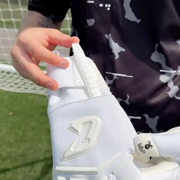 Bildschirmfoto 2025-08-19 um 20.11.44