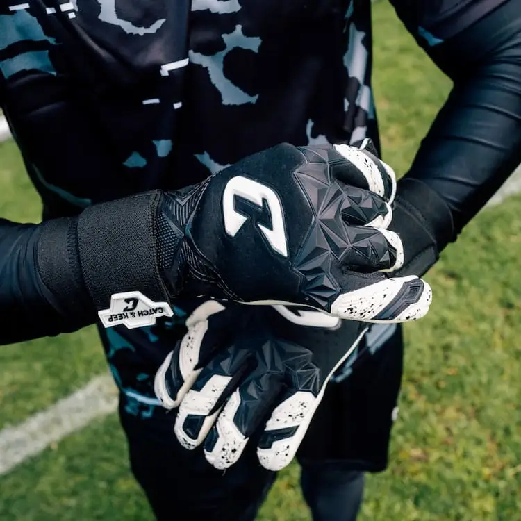 Pulse X Black Catch and Keep Torwarthandschuhe 3