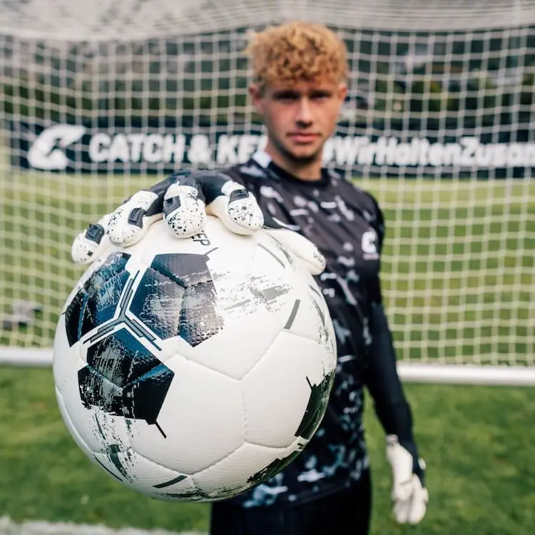 Pulse X Black Catch and Keep Torwarthandschuhe 5