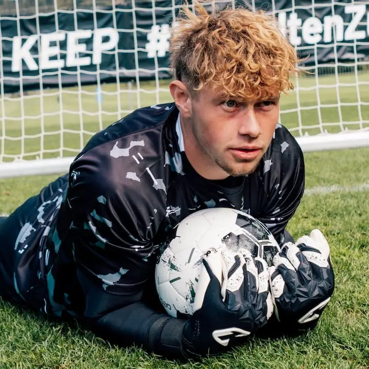 Pulse X Black Catch and Keep Torwarthandschuhe 8