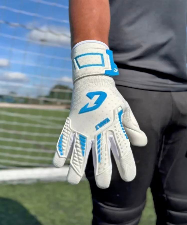 Fly-Vault-White-Blue-Catch-and-Keep-Video