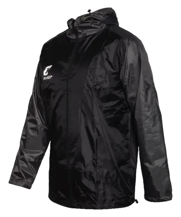 Torwart Regenjacke lang in Schwarz-Grau mit Kapuze und weißem Catch & Keep Logo – Produktbild