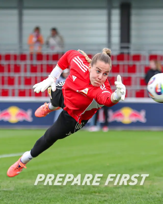 Erst Fokus 👀. Dann feiern 💪🏼.

Cara Bösl I 1. FC Union Berlin I Pulse X All White