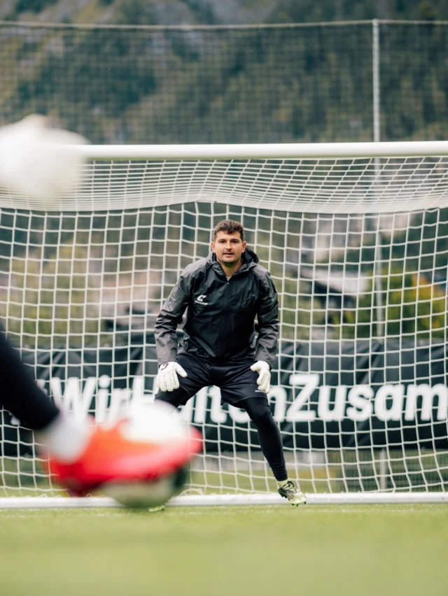 ⬇️ Wer hat hier beim Training bei Regenwetter etwa was zu lachen? 🌧️😏 ⬇️