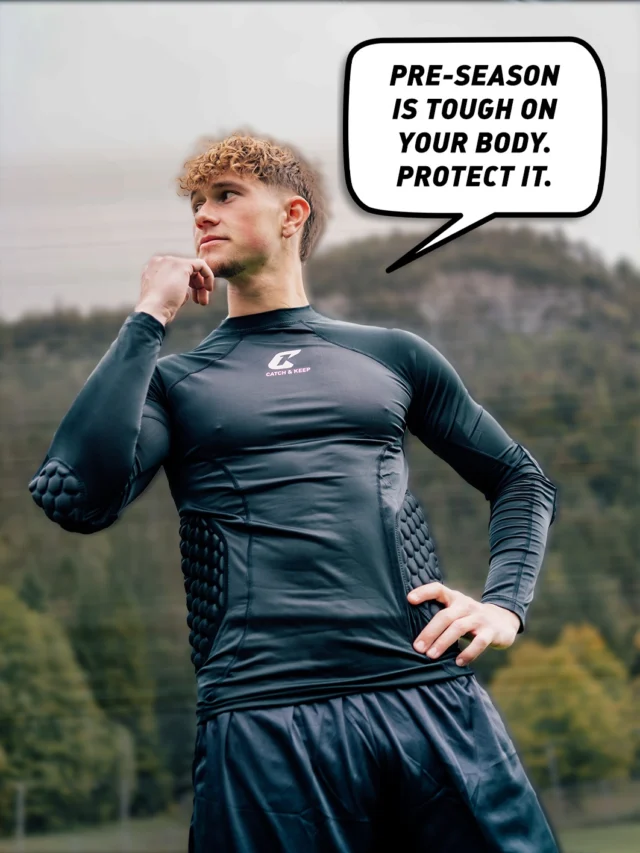 🏴󠁧󠁢󠁥󠁮󠁧󠁿 Most goalkeepers say protection wear isn’t cool. Neither is missing 4 weeks because of a bruised hip.

🇩🇪 Die meisten Keeper sagen, Protection Wear sei uncool.
Vier Wochen wegen einer geprellten Hüfte auszufallen, ist noch uncooler.

Train. Recover. Improve. Repeat. 
👇 What’s your take? Was meinst du? 👇