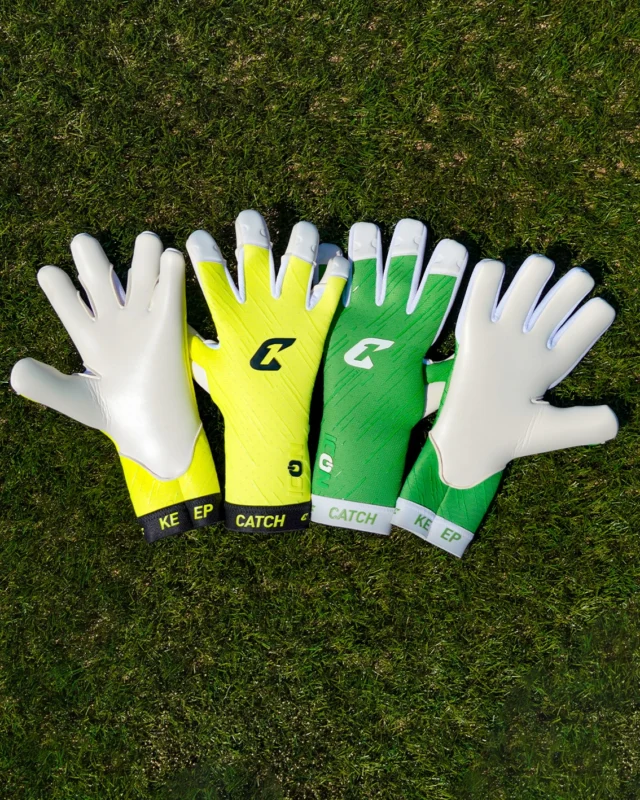 Two cuts. One ICON. 🧤🔥

Choose your fit: Negative or Hybrid. Which one are you picking? 👇