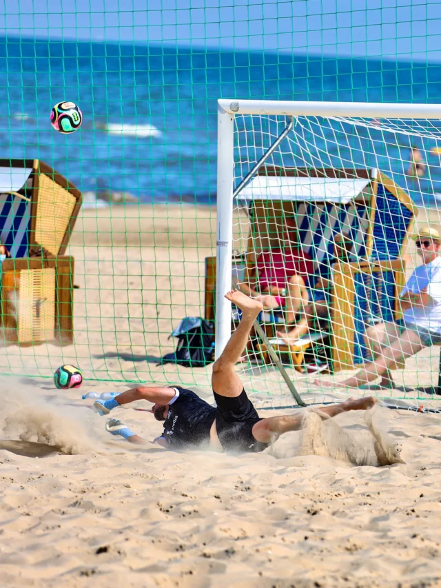 Different surface. Same standards. 🧤🏖️