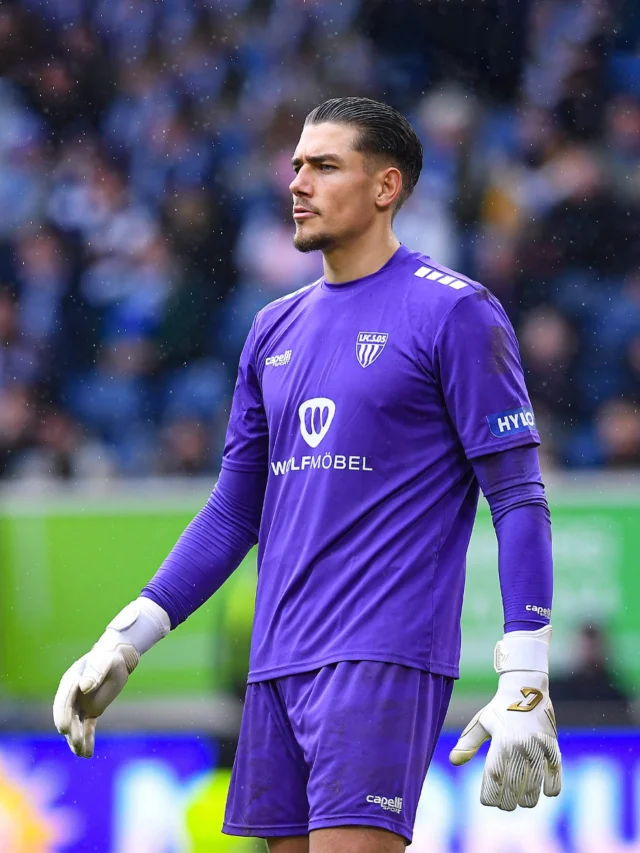 🇩🇪 Montag-Mindset. Fokussiert und bereit für die Woche. 🔒

🇬🇧 Monday mindset. Locked in and ready for the week ahead. 🔒